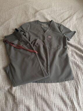 Figs Women's Bonsai Scrub Set